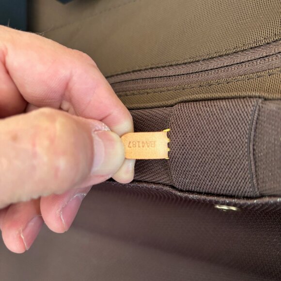 Louis Vuitton - Horizon 50 Monogram Spinner Suitcase - Picture 9 of 16